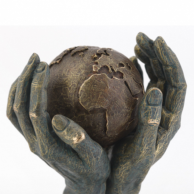 Скульптура "Мир в твоих руках" с логотипом  заказать по выгодной цене в кибермаркете AvroraStore