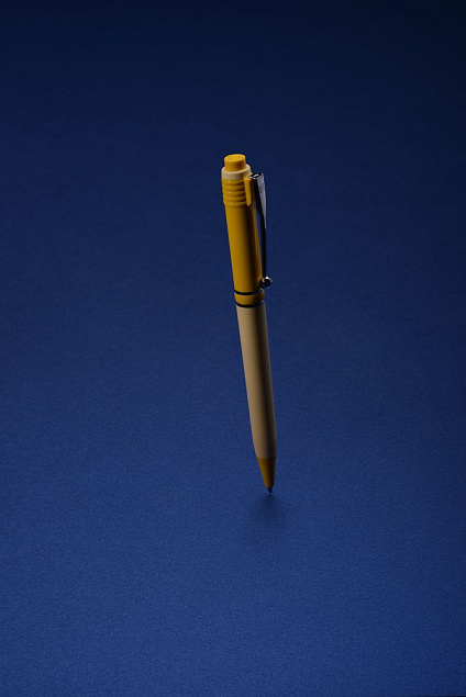 Ручка шариковая Raja Shade, желтая с логотипом  заказать по выгодной цене в кибермаркете AvroraStore