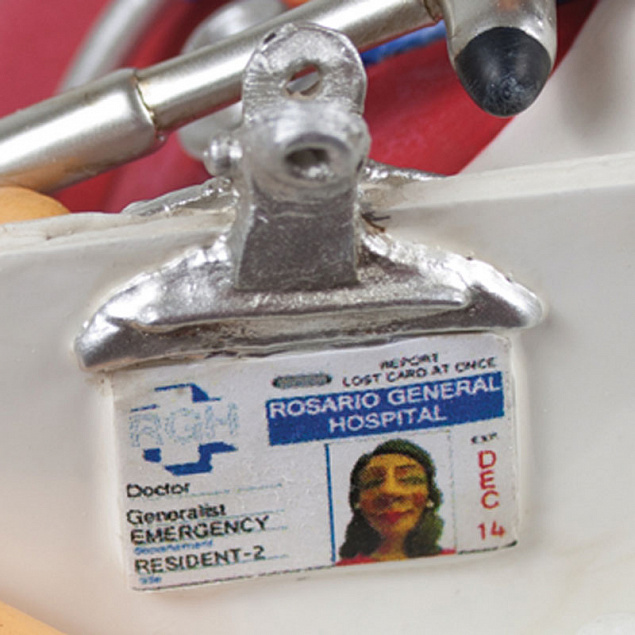 Скульптура "Мадам Доктор" с логотипом  заказать по выгодной цене в кибермаркете AvroraStore