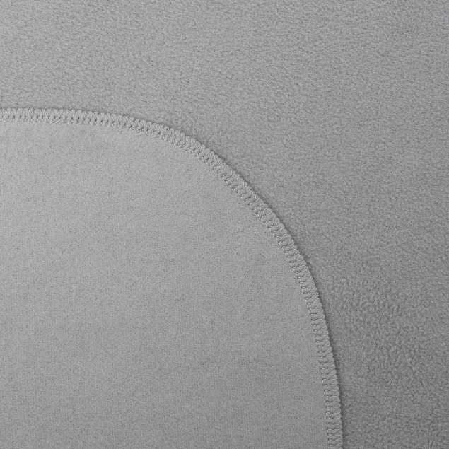 Флисовый плед Warm&Peace XL, серый с логотипом  заказать по выгодной цене в кибермаркете AvroraStore