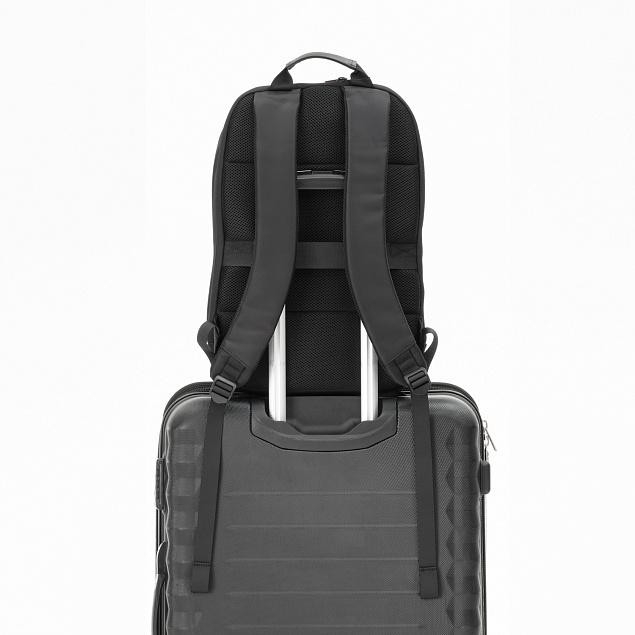 Бизнес рюкзак Alter с USB разъемом, черный с логотипом  заказать по выгодной цене в кибермаркете AvroraStore