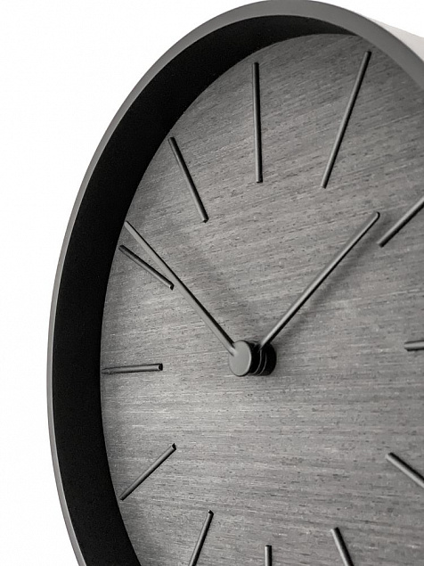 Часы настенные Plato, черное дерево с логотипом  заказать по выгодной цене в кибермаркете AvroraStore