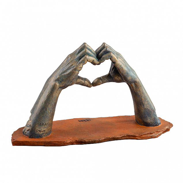Скульптура "Люблю" с логотипом  заказать по выгодной цене в кибермаркете AvroraStore