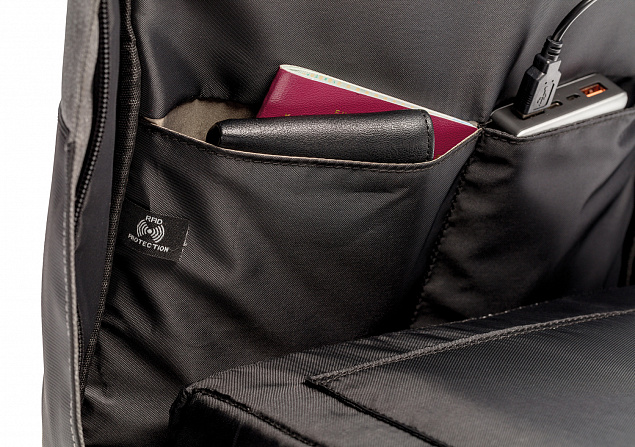 Рюкзак для ноутбука Swiss Peak с RFID и защитой от карманников с логотипом  заказать по выгодной цене в кибермаркете AvroraStore