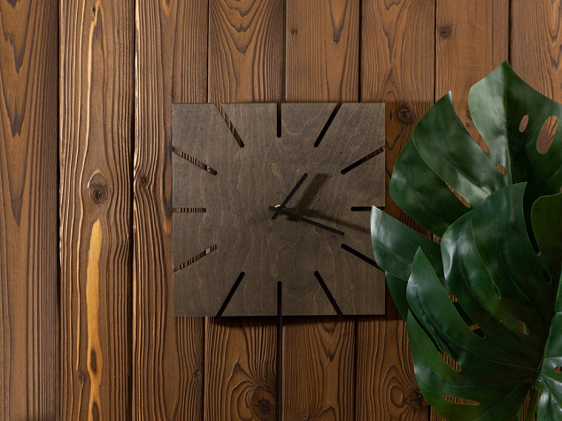 Часы деревянные «Лулу» с логотипом  заказать по выгодной цене в кибермаркете AvroraStore