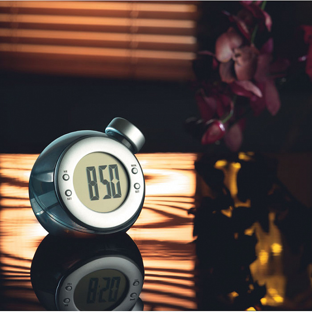 Часы настольные с логотипом  заказать по выгодной цене в кибермаркете AvroraStore