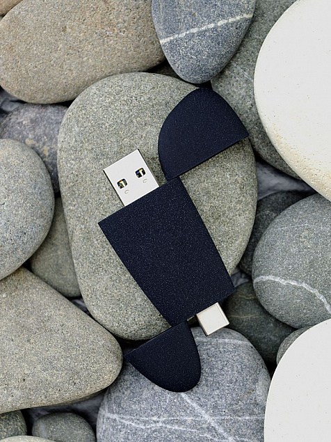 Флешка Pebble Type-C, USB 3.0, черная, 32 Гб с логотипом  заказать по выгодной цене в кибермаркете AvroraStore