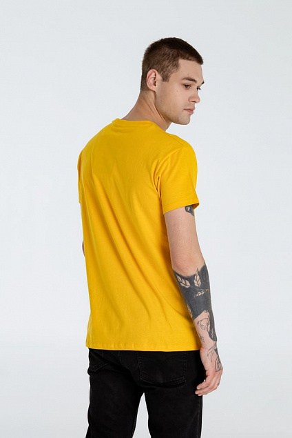 Футболка «После нас — хоть потоп», желтая с логотипом  заказать по выгодной цене в кибермаркете AvroraStore