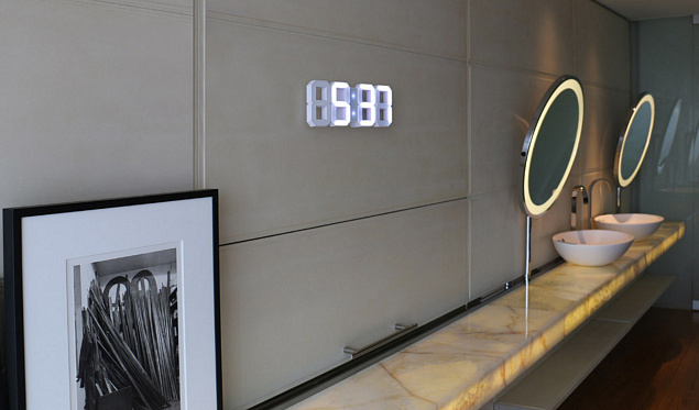 Часы настенные White & White Clock с логотипом  заказать по выгодной цене в кибермаркете AvroraStore