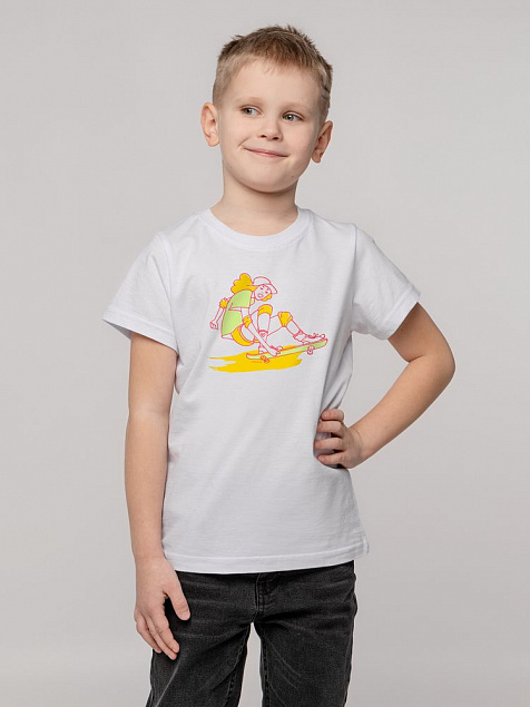 Футболка детская Skateboard, белая с логотипом  заказать по выгодной цене в кибермаркете AvroraStore