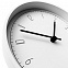 Часы настенные Oddi, белые с логотипом  заказать по выгодной цене в кибермаркете AvroraStore