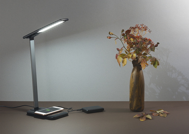 Лампа с беспроводным зарядным устройством "High Light" с логотипом  заказать по выгодной цене в кибермаркете AvroraStore