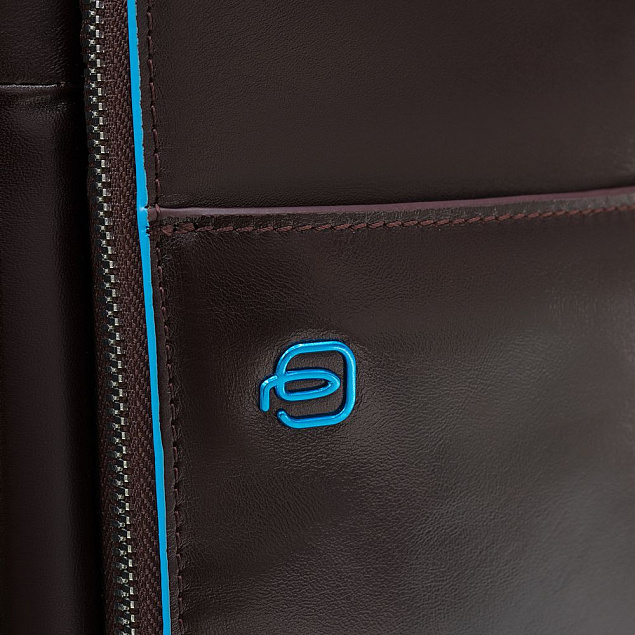 Сумка мужская для ноутбука Piquadro Blue Square, коричневая с логотипом  заказать по выгодной цене в кибермаркете AvroraStore