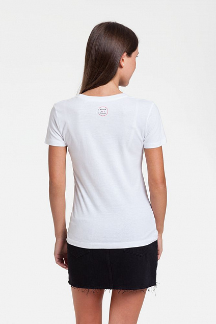 Футболка женская «Любовь — тишина», белая с логотипом  заказать по выгодной цене в кибермаркете AvroraStore