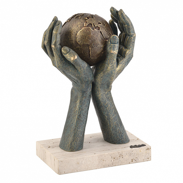 Скульптура "Мир в твоих руках" с логотипом  заказать по выгодной цене в кибермаркете AvroraStore