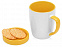 Кружка с универсальной подставкой Мак-Кинни , белый/желтый с логотипом  заказать по выгодной цене в кибермаркете AvroraStore