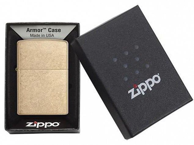 Зажигалка ZIPPO Armor™с покрытием Tumbled Brass с логотипом  заказать по выгодной цене в кибермаркете AvroraStore